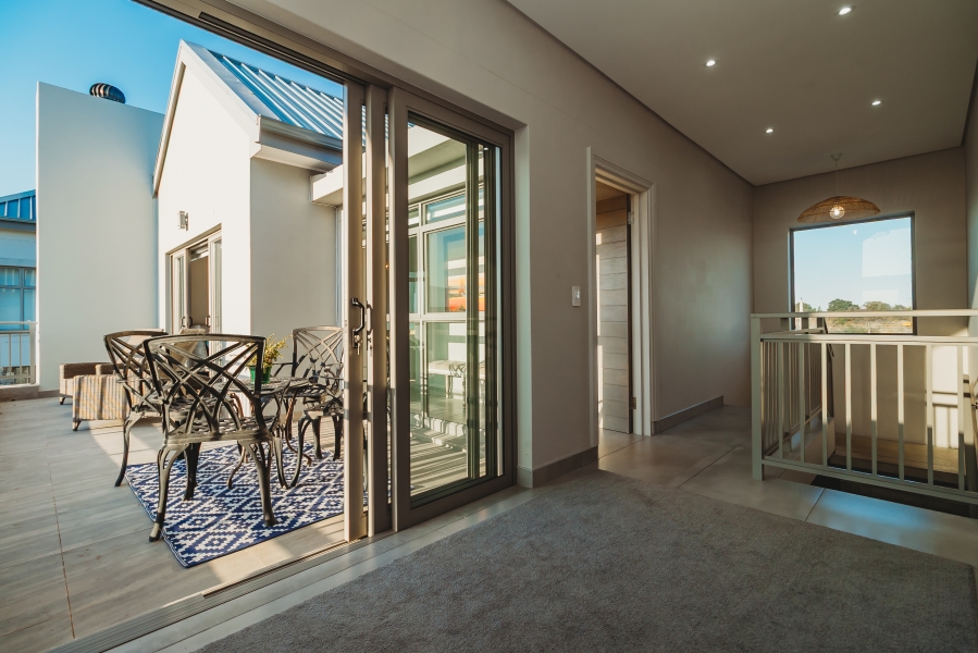 5 Bedroom Property for Sale in Kingswood Golf Estate Western Cape